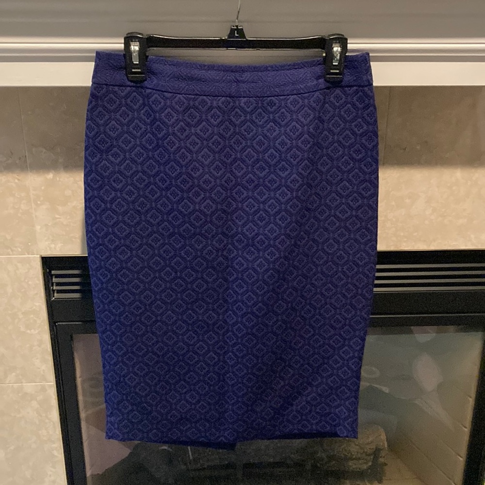 Limited pencil skirt